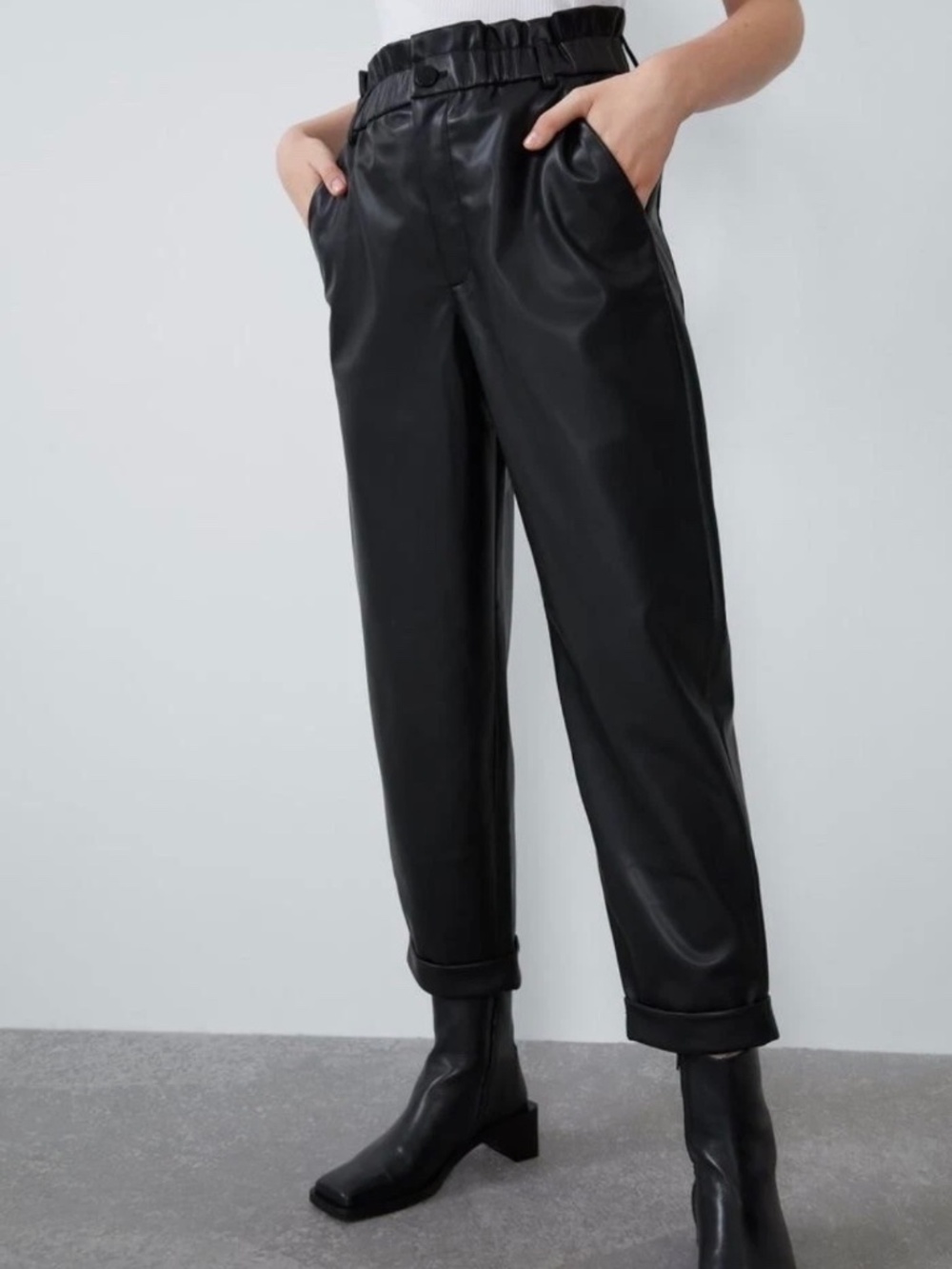 ZARA Faux Leather Black Paperbag Waist Tapered Pants Size US XSWith Pockets